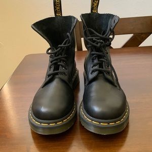 Womens size 8 Dr Martins. Only worn once